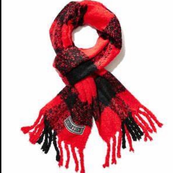 VICTORIA SECRET BUFFALO PLAID SCARF NWT - Picture 2 of 6